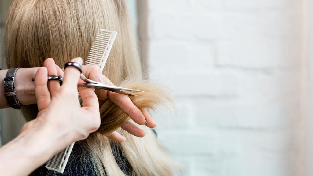 Les cheveux peuvent servir à lutter contre la pollution des océans